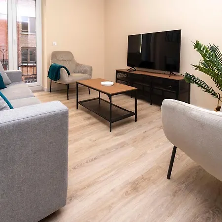 Espectacular Piso En Casco Historico-plaza Don Gutierre León