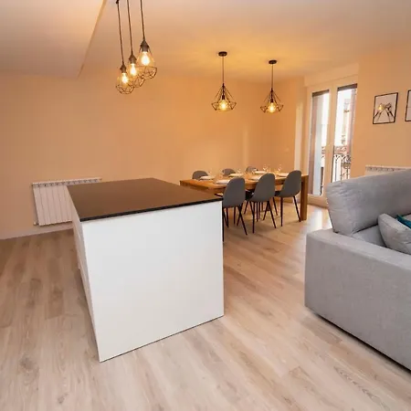 Espectacular Piso En Casco Histórico-plaza Don Gutierre