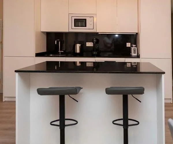 Espectacular Piso En Casco Historico-plaza Don Gutierre 아파트