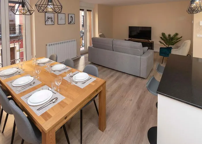 Espectacular Piso En Casco Historico-plaza Don Gutierre 아파트